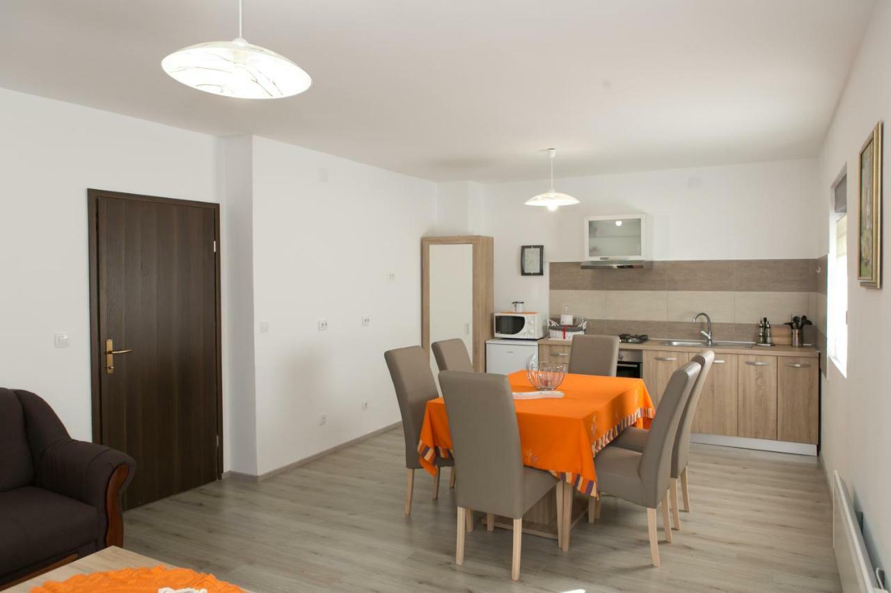 Apartman Lori โอโทชาส ภายนอก รูปภาพ