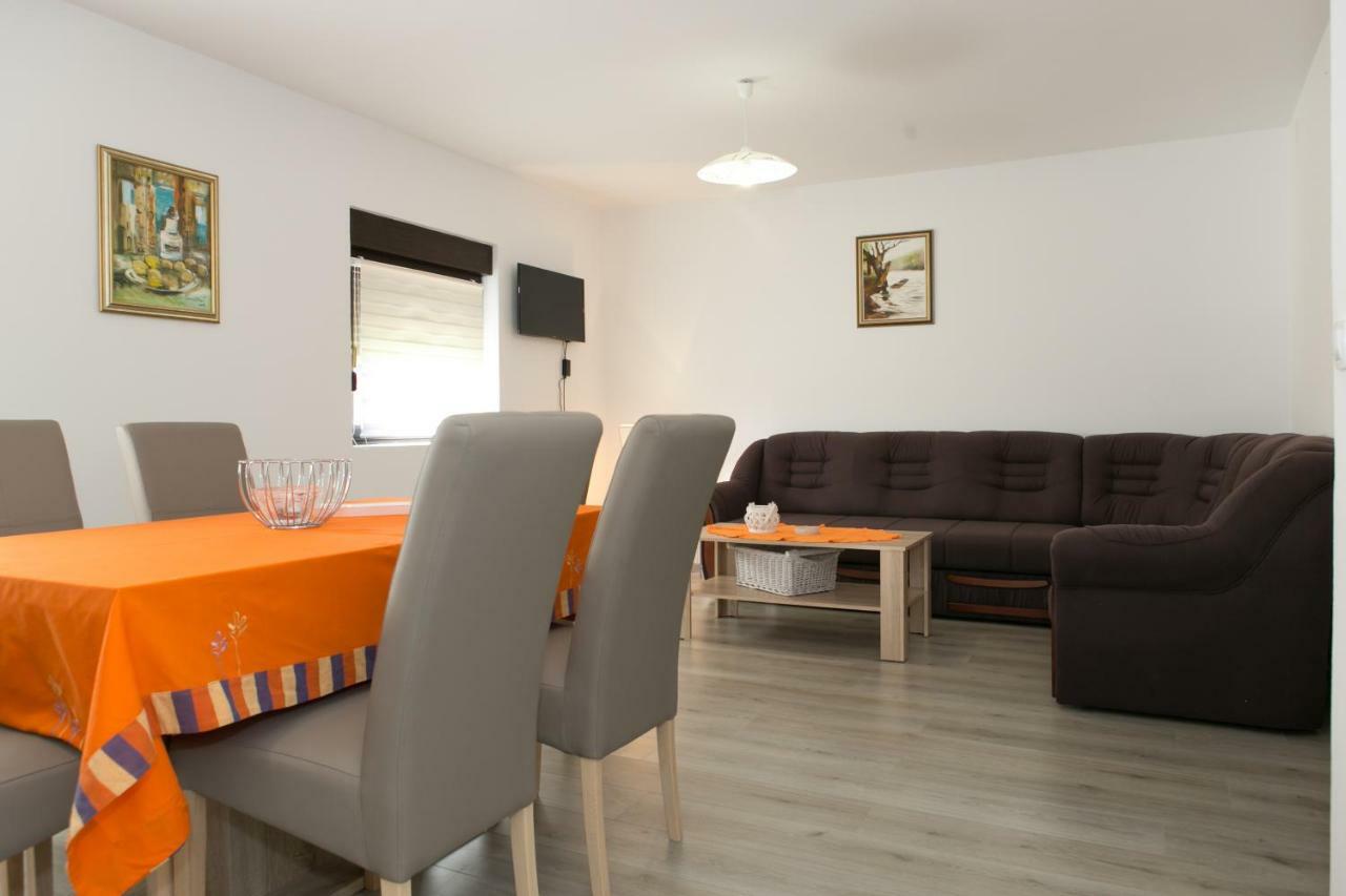 Apartman Lori โอโทชาส ภายนอก รูปภาพ