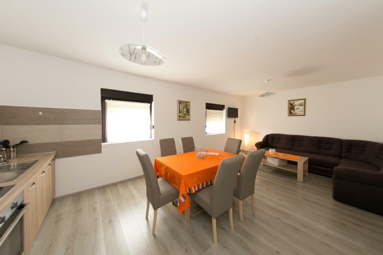 Apartman Lori โอโทชาส ภายนอก รูปภาพ